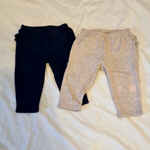 Carter's 2 pair girls ruffle pants Sz 9M, GUC, one grey, one black, so cute 😍